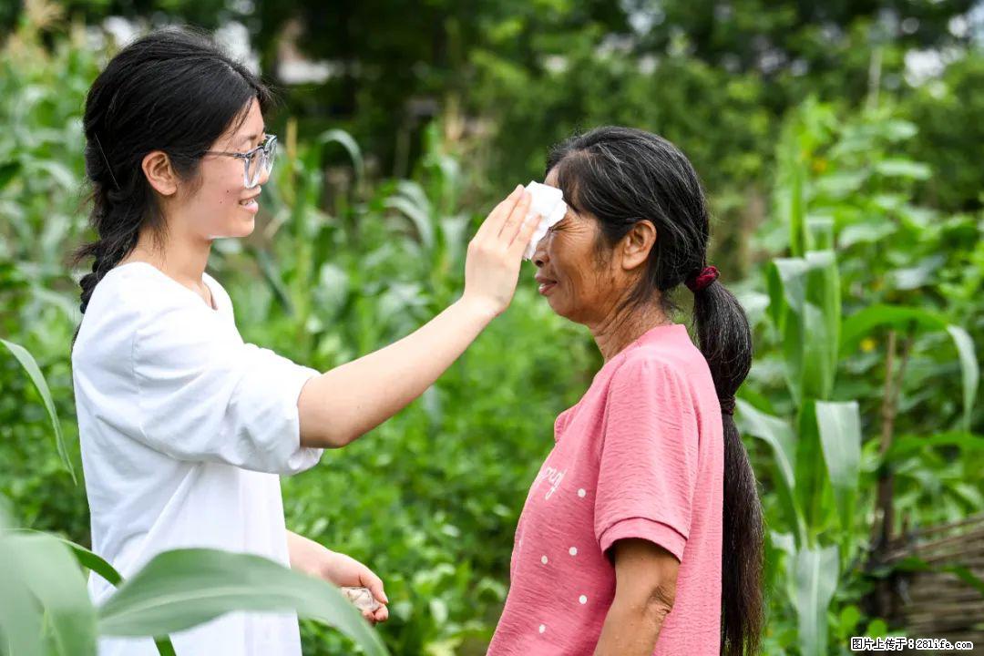 全网追的“扁担女孩”，找了一份暑假工，时薪12元 - 黔东南生活资讯 - 黔东南28生活网 qdn.28life.com